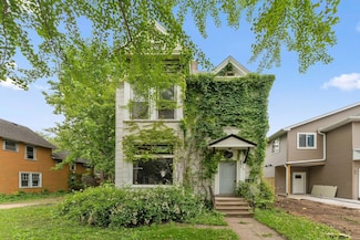 691 Burr St, Saint Paul, MN 55130