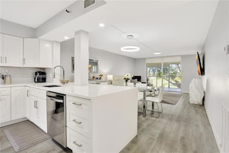 4570 NW 18th Ave Unit 310, Deerfield Beach, FL 33064