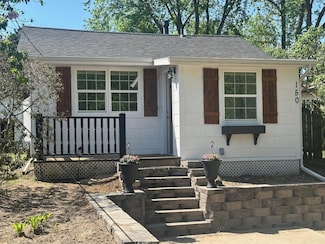 150 Locust St, Saint Paul, MN 55115