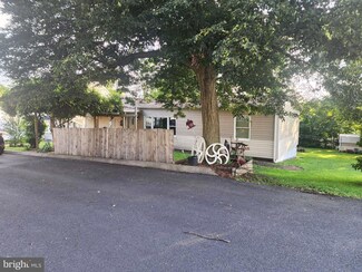 11 Roosevelt St, Enola, PA 17025