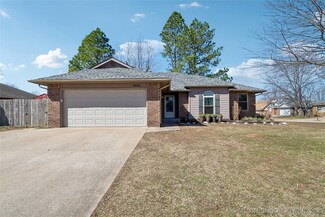 11908 S Forest Place, Jenks, OK 74037