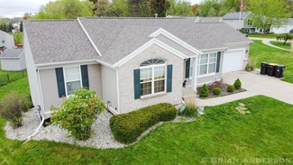 1173 N Trail Ct NE, Comstock Park, MI 49321