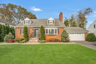 87 Stebbins Ave, Eastchester, NY 10709