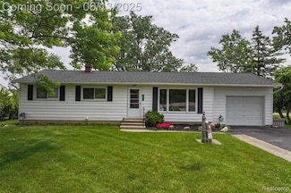 1092 Millville Rd, Lapeer, MI 48446