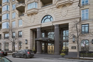 2550 N Lakeview Ave Unit S907, Chicago, IL 60614