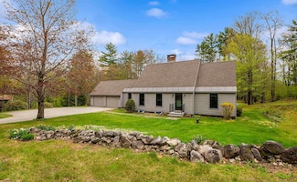 118 Old Coach Rd, New London, NH 03257