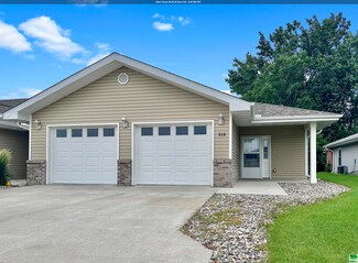 418 Maupin Ln, Sergeant Bluff, IA 51054