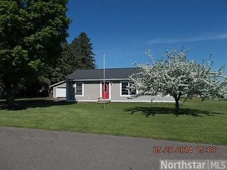 304 304 Oak St, Grasston, MN 55030