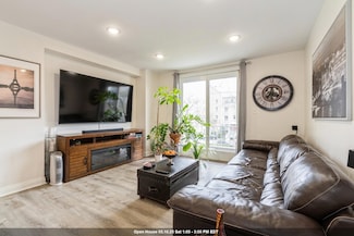 101 Shearwater Ct E Unit 28, Jersey City, NJ 07305