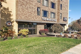 700 E 8th St Unit 9L, Kansas City, MO 64106