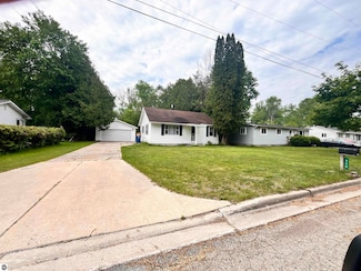 340 North St, Standish, MI 48658