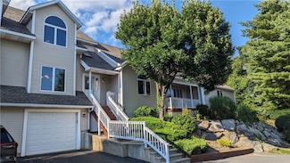 3 Canary Ct, West Warwick, RI 02893