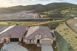 1238 Topanga Dr, Vista, CA 92084