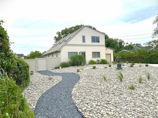 304 S Dunton Ave, East Patchogue, NY 11772