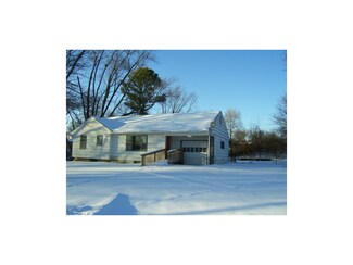 20 NE Ferrell Ln, Kansas City, MO 64118
