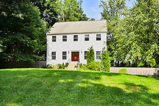 145 Weed St, New Canaan, CT 06840