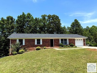 250 Kenmore Ave, Martinsville, VA 24112