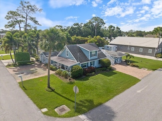 3504 Estrada St, Sarasota, FL 34239