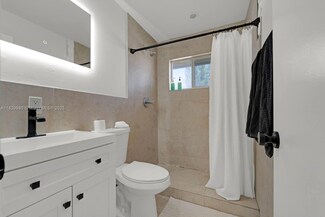 2125 NE 14th Ave Unit 3, Wilton Manors, FL 33305