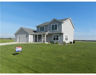 305 Potato Creek Dr, North Liberty, IN 46554