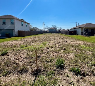 2916 5th St, Clemville, TX 77414