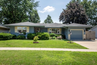 616 W 6th St, Belvidere, IL 61008