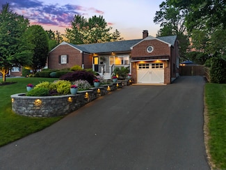 30 Fairwood Farms Dr, West Hartford, CT 06107