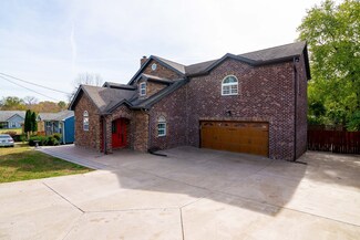 105 Valeria St, Nashville, TN 37210