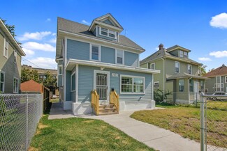 2435 17th Ave S, Minneapolis, MN 55404