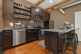 8 Union St Unit 2, Salem, MA 01970