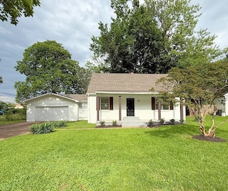 4080 E Whitehaven Park Cir, Memphis, TN 38116