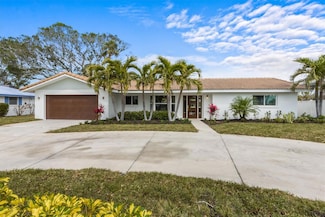 611 Dundee Ln, Holmes Beach, FL 34217