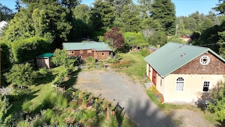 4711 Siskiyou St, Crescent City, CA 95531
