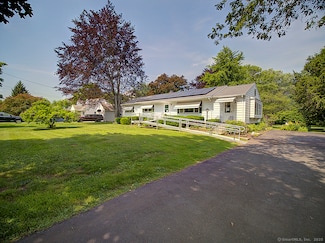 1753 Litchfield Turnpike, Woodbridge, CT 06525