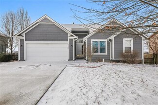 705 W Edgewood Dr, Edgerton, KS 66021