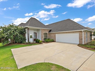 529 E Park St, Canton, MS 39046