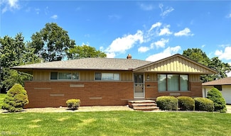 2806 Sherwood Dr, Cleveland, OH 44134