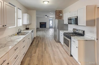 109 N 3rd St, Dupo, IL 62239
