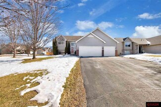 900 Firethorne Trail, Jordan, MN 55352