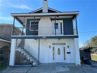 221 Metairie Ct, Metairie, LA 70001