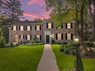 809 Berkshire Rd, Ann Arbor, MI 48104