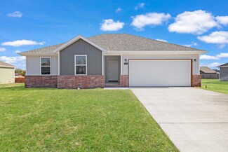2285 S Cheri Dr, Bolivar, MO 65613