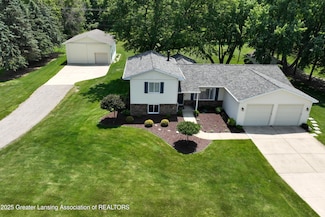 6252 N River Hwy, Grand Ledge, MI 48837