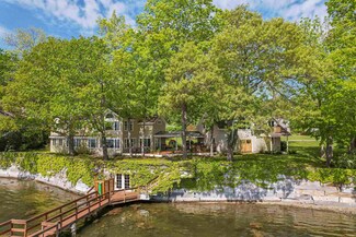 32 Colony Cove Rd, Durham, NH 03824