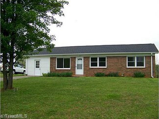 3408 Red Brush Rd, Mount Airy, NC 27030