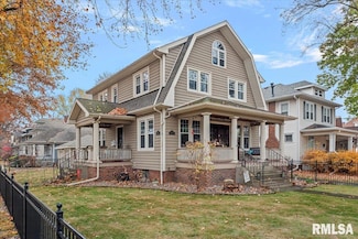 909 S Walnut St, Springfield, IL 62704