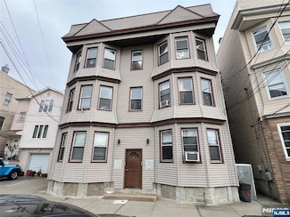 7 Franklin Ave, Harrison, NJ 07029