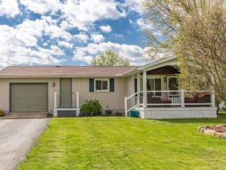 50 Kamp St, Warren, PA 16365