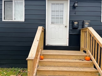 4 1st St, Camillus, NY 13031