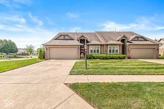 735 Cottage Ln, Greenwood, IN 46143